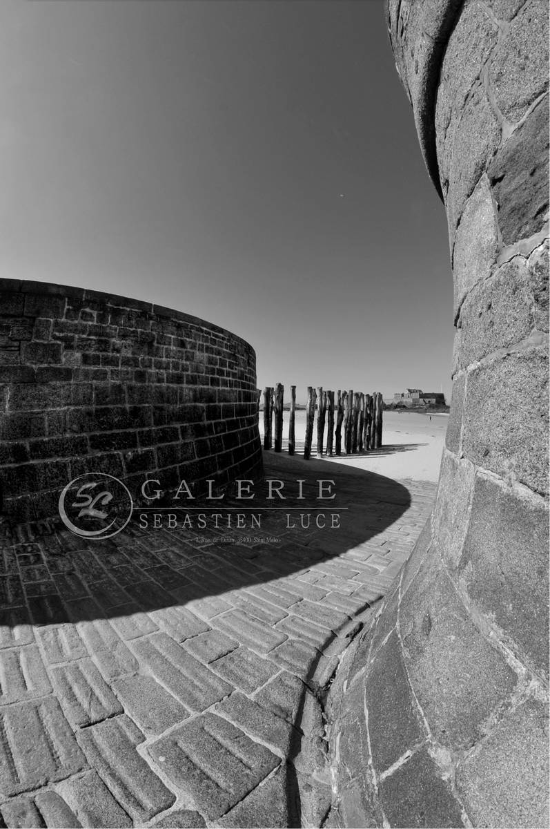 Get Art noir et blanc mur plage HD