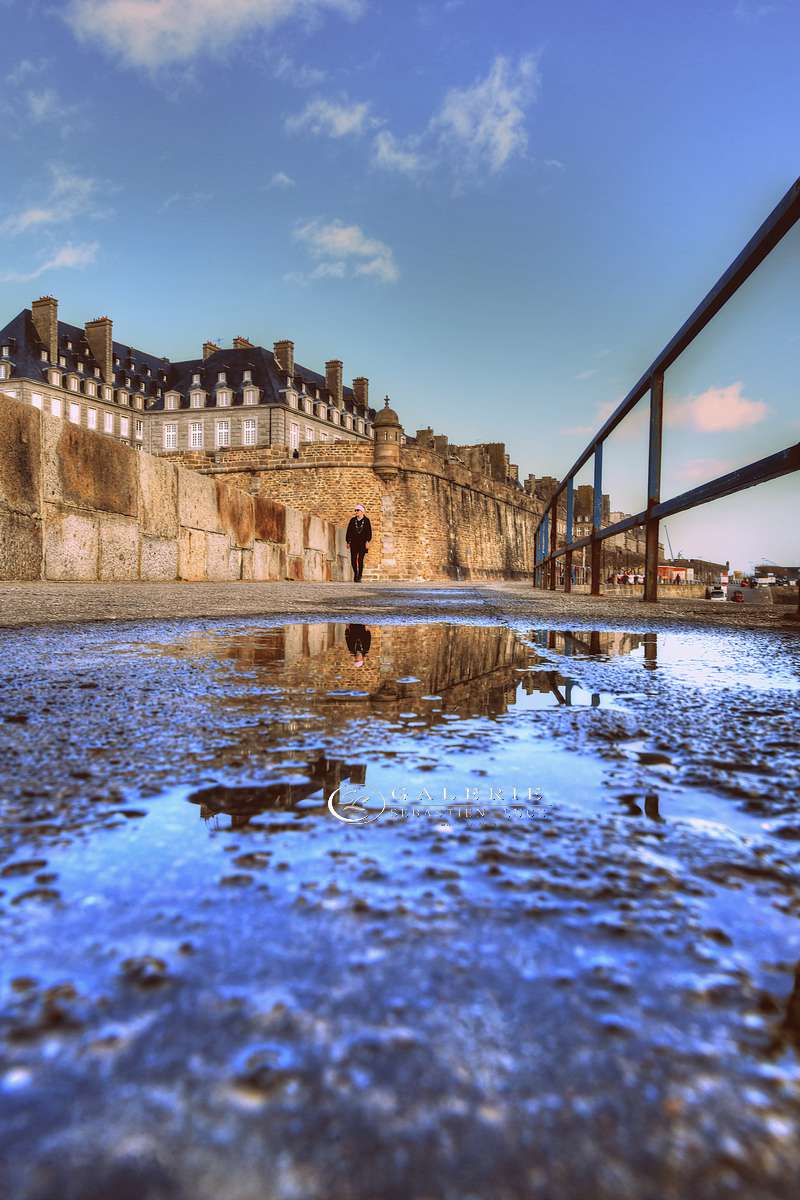 au pied des remparts - Saint Malo  - Photographie Photographies par thématiques Galerie Sébastien Luce