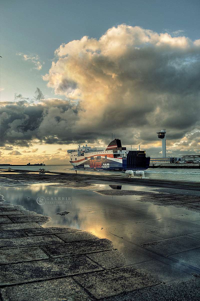 entre les nuages - le havre  - Photographie Photographies par thématiques Galerie Sébastien Luce