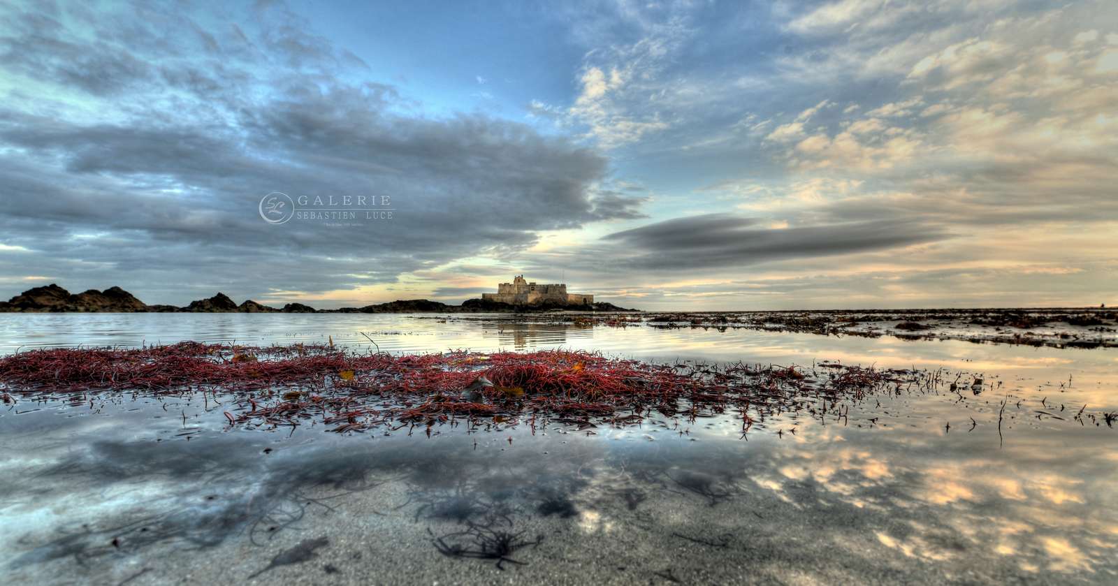 ligne rouge - saint malo - Photographie Photographies par thématiques Galerie Sébastien Luce