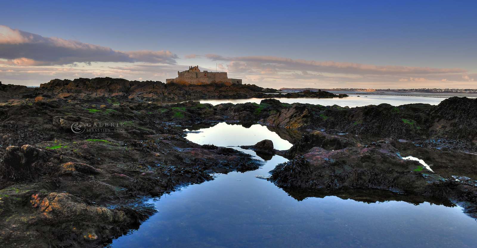le fort à l heure bleue - Saint Malo  - Photographie Photographies par thématiques Galerie Sébastien Luce