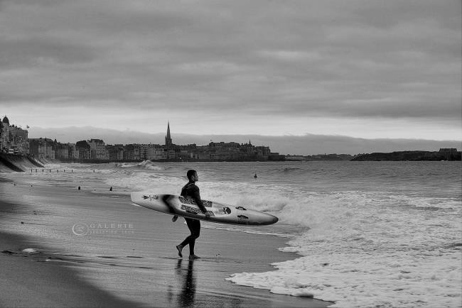Saint Malo surf - Photographie Photographies par thématiques Galerie Sébastien Luce