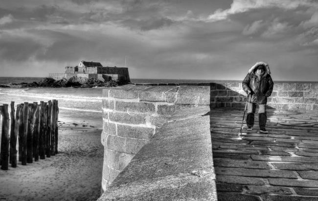 l´homme et la mer - Saint Malo - Photographie Photographies par thématiques Galerie Sébastien Luce
