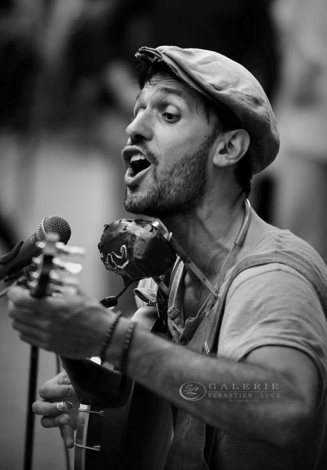 le chanteur - Saint Malo  - Photographie Photographies d'art en édition limitée Galerie Sébastien Luce