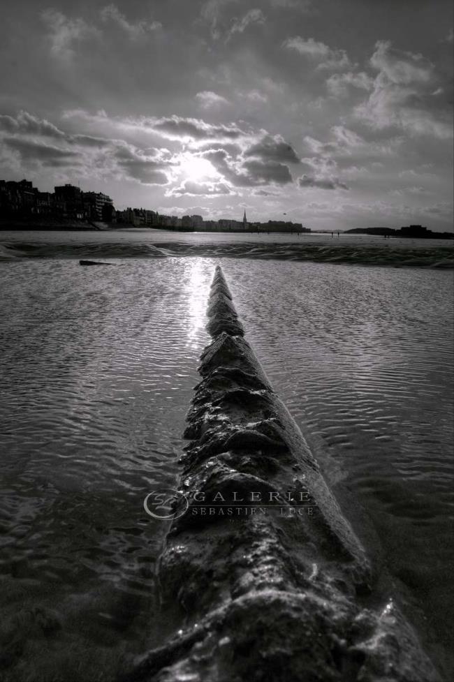 Saint Malo en ligne de mire - Photographie Photographies par thématiques Galerie Sébastien Luce