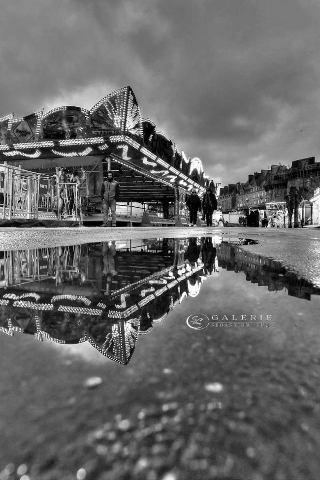suspension luminaire - Saint Malo - Photographie Photographies par thématiques Galerie Sébastien Luce
